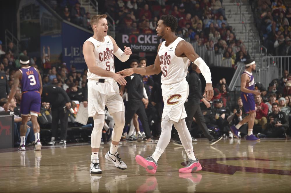 通过分析西 通过分析西