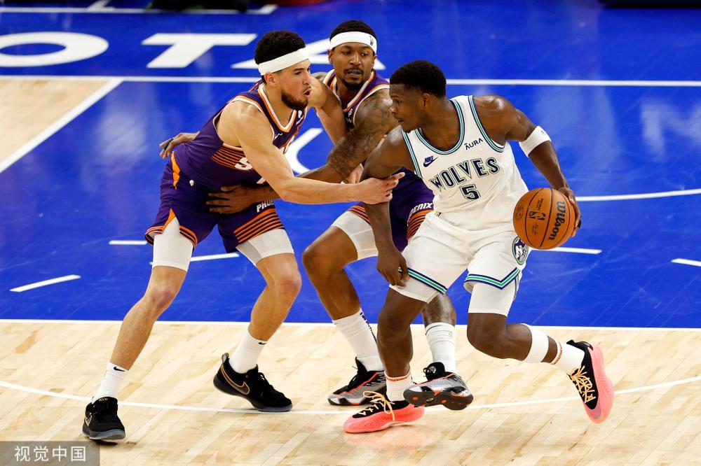 在当今足坛 在当今足坛